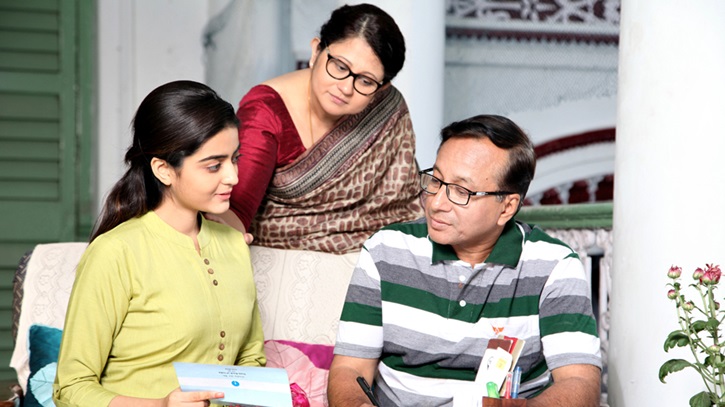 বাবা-মায়ের সঙ্গে মেয়ের সম্পর্ক কেমন হওয়া উচিত বাবা-মায়ের সঙ্গে মেয়ের সম্পর্ক কেমন হওয়া উচিত
