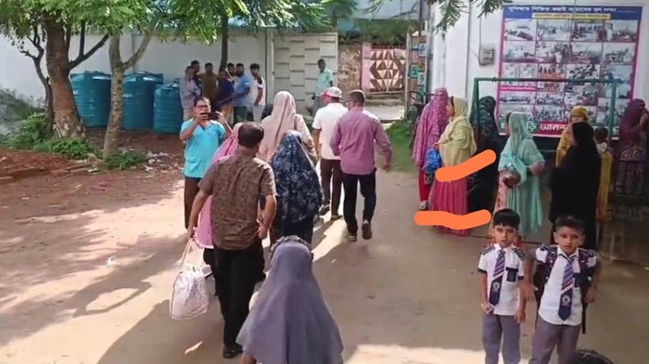 কুমিল্লায় বাসা থেকে মা-মেয়ের মরদেহ উদ্ধার কুমিল্লায় বাসা থেকে মা-মেয়ের মরদেহ উদ্ধার