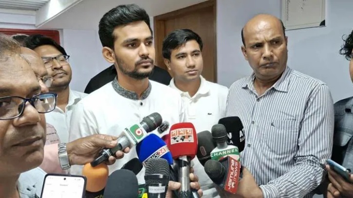 চাঁদাবাজির অভিযোগ ’রাজনৈতিক উদ্দেশ্যপ্রণোদিত’: উপদেষ্টা আসিফ