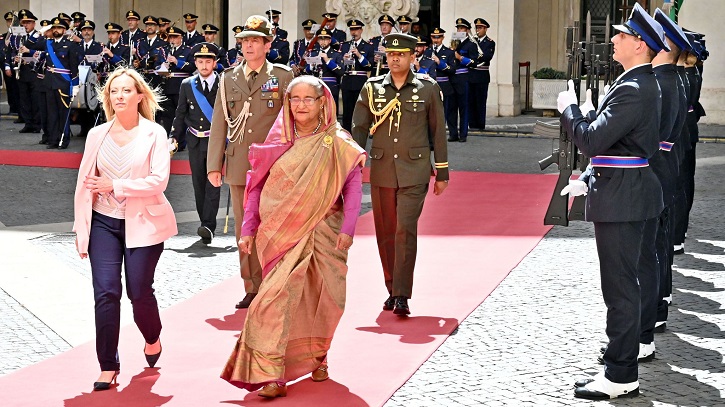 প্রধানমন্ত্রী শেখ হাসিনাকে ইতালির মন্ত্রী পরিষদের সভাপতির অভ্যর্থনা