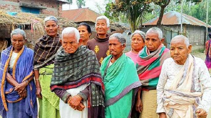 স্বাধীনতার ৫৩ বছরেও ভিক্ষাবৃত্তি করে শহীদ জায়া’রা স্বাধীনতার ৫৩ বছরেও ভিক্ষাবৃত্তি করে শহীদ জায়া’রা