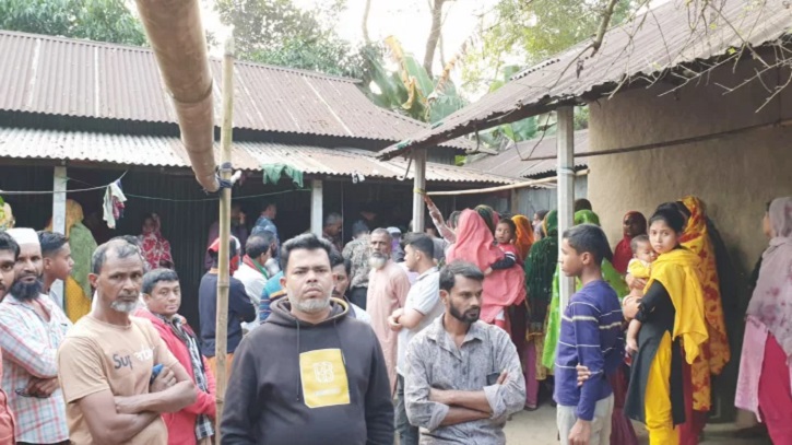 বাবার কেনা কেক খেয়ে দুই বোনের মৃত্যু