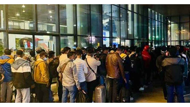 লিবিয়া থেকে দেশে ফিরলেন ১৭৪ বাংলাদেশি লিবিয়া থেকে দেশে ফিরলেন ১৭৪ বাংলাদেশি