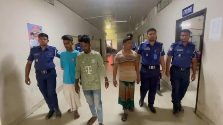 নরসিংদীতে অটোরিকশা চালককে হত্যার ঘটনায় গ্রেপ্তার ৪ নরসিংদীতে অটোরিকশা চালককে হত্যার ঘটনায় গ্রেপ্তার ৪