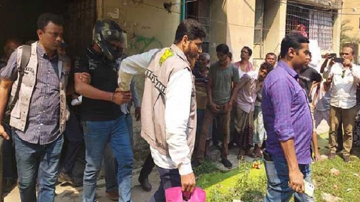 ডাচ বাংলা ব্যাংকের টাকা ছিনতাই, আটজন রিমান্ডে ডাচ বাংলা ব্যাংকের টাকা ছিনতাই, আটজন রিমান্ডে
