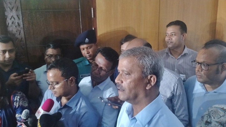 গুজব নিয়ে বিচলিত হওয়ার কিছু নেই: আইন উপদেষ্টা গুজব নিয়ে বিচলিত হওয়ার কিছু নেই: আইন উপদেষ্টা