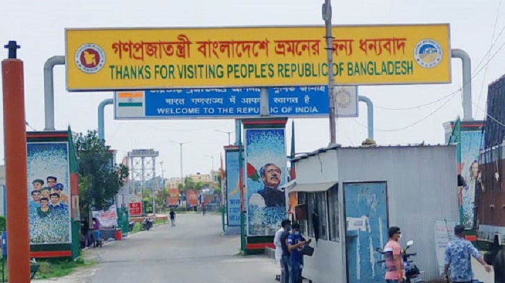 বেনাপোল-পেট্রাপোল বন্দর দিয়ে দুদিন আমদানি-রপ্তানি বন্ধ বেনাপোল-পেট্রাপোল বন্দর দিয়ে দুদিন আমদানি-রপ্তানি বন্ধ
