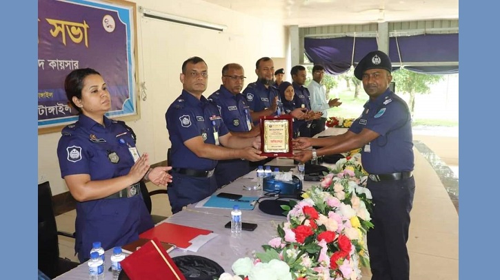 টাঙ্গাইল জেলার শ্রেষ্ঠ ওসি মোশারফ হোসেন টাঙ্গাইল জেলার শ্রেষ্ঠ ওসি মোশারফ হোসেন