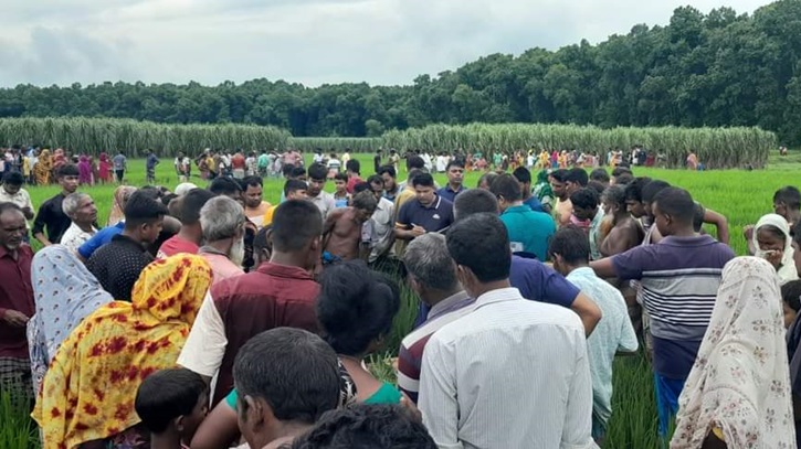 বন্ধুকে খুন করে পুলিশের কাছে আত্মসমর্পণ বন্ধুকে খুন করে পুলিশের কাছে আত্মসমর্পণ