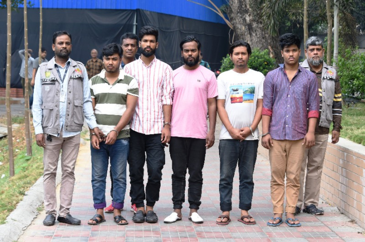 ৬ হাজার কিশোরিকে নকল জরায়ু টিকা দিয়েছে তারা ৬ হাজার কিশোরিকে নকল জরায়ু টিকা দিয়েছে তারা