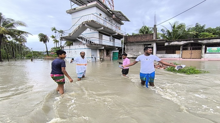 নোয়াখালীতে বৃষ্টি ও জোয়ারের পানিতে দুর্ভোগ-আতঙ্ক নোয়াখালীতে বৃষ্টি ও জোয়ারের পানিতে দুর্ভোগ-আতঙ্ক