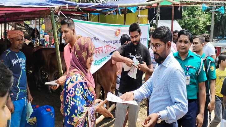 পশুর বর্জ্য ব্যবস্থাপনায় হাটে মোবাইল কোর্ট পরিচালনা পশুর বর্জ্য ব্যবস্থাপনায় হাটে মোবাইল কোর্ট পরিচালনা