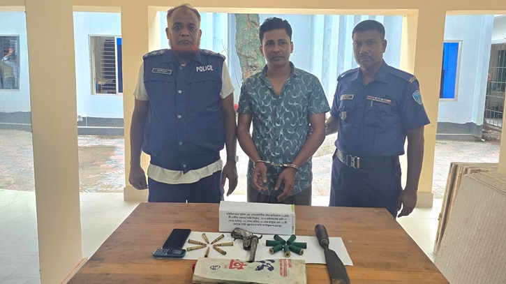 নোয়াখালীতে যুবদল সভাপতি আগ্নেয়াস্ত্র-গুলিসহ গ্রেপ্তার নোয়াখালীতে যুবদল সভাপতি আগ্নেয়াস্ত্র-গুলিসহ গ্রেপ্তার