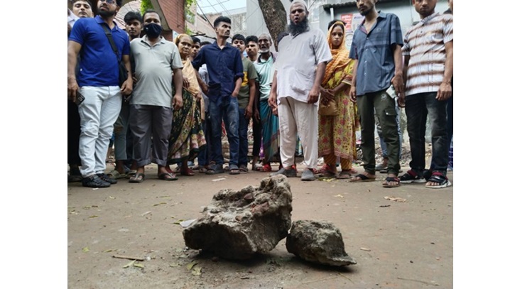 পুরান ঢাকায় ব্যবসায়ী হত্যা: কংক্রিটের টুকরোকে ঘিরে কৌতূহল পুরান ঢাকায় ব্যবসায়ী হত্যা: কংক্রিটের টুকরোকে ঘিরে কৌতূহল