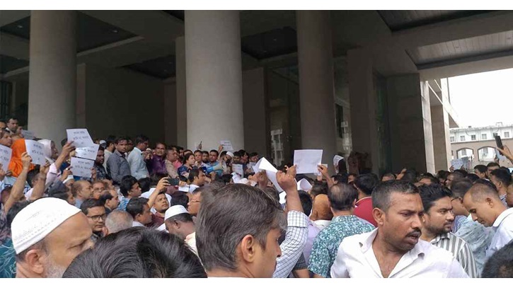 সচিবালয়ে মঙ্গলবারও বিক্ষোভ সচিবালয়ে মঙ্গলবারও বিক্ষোভ