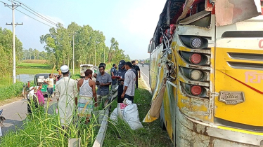 বাস-ট্রাক সংঘর্ষে নারীসহ প্রাণহানি ৩