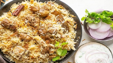 খাসির মাংসের আখনি পোলাও