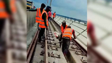 ভেঙে ফেলা হচ্ছে যমুনা সেতুর রেললাইন, জানা গেল কারণ