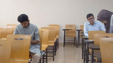 ভর্তি পরীক্ষা দিলেন আসিফ মাহমুদ