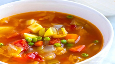 বর্ষায় কোন খাবারগুলো আপনাকে সুস্থ রাখবে