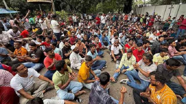কাকরাইলে ইশরাক সমর্থকদের রাতভর অবস্থান, সকালেও অব্যাহত