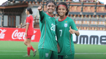 সুরভীর হ্যাটট্রিকে বাঁচল শিরোপার আশা