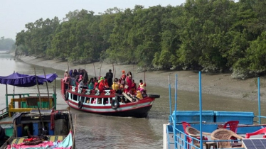 বিশ্ব ঐতিহ্য ষাটগম্বুজ সুন্দরবনে পর্যটকদের উপচেপড়া ভিড়     