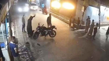 রাজধানীতে প্রকাশ্যে যুবককে কোপানোর ভিডিও ভাইরাল, যা জানা গেল