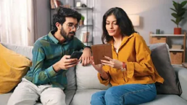 বেকার স্বামীকে স্ত্রীর সহায়তা