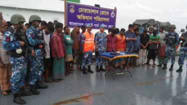 মোংলা বন্দরে চোরাই কয়লাসহ ২ লাইটার জাহাজ জব্দ, আটক ৪১