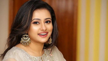 ১ কোটিতে পা রাখলেন পূর্ণিমা 