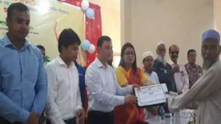 ব্রাহ্মণবাড়িয়ায় ৫০ ভূমিহীন ও গৃহহীন পরিবারের মাঝে ঘর প্রদান ব্রাহ্মণবাড়িয়ায় ৫০ ভূমিহীন ও গৃহহীন পরিবারের মাঝে ঘর প্রদান