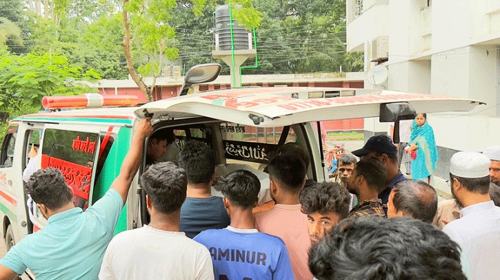 ভাঙ্গায় বাস-অটোরিকশা সংঘর্ষে নিহত বেড়ে ৫ ভাঙ্গায় বাস-অটোরিকশা সংঘর্ষে নিহত বেড়ে ৫