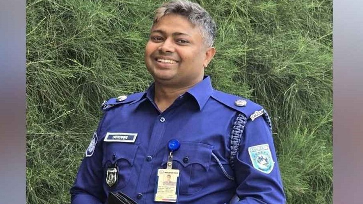 গোপালগঞ্জের ঘটনা নিয়ে ফেসবুকে ট্রল, এএসপি প্রত্যাহার গোপালগঞ্জের ঘটনা নিয়ে ফেসবুকে ট্রল, এএসপি প্রত্যাহার