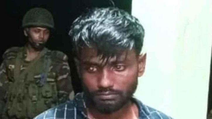 চলন্ত বাসে কলেজছাত্রীকে ধ*র্ষ*ণের অভিযোগ, চালক আটক চলন্ত বাসে কলেজছাত্রীকে ধ*র্ষ*ণের অভিযোগ, চালক আটক