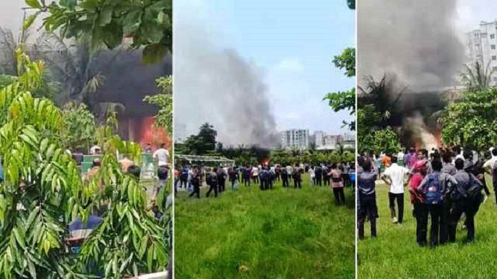 উত্তরায় বিমান বিধ্বস্ত: পোড়া শরীর নিয়ে বের হচ্ছেন অনেকে উত্তরায় বিমান বিধ্বস্ত: পোড়া শরীর নিয়ে বের হচ্ছেন অনেকে