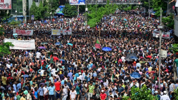 ৭ জুলাই: বাংলা ব্লকেডে স্থবির ঢাকা ৭ জুলাই: বাংলা ব্লকেডে স্থবির ঢাকা