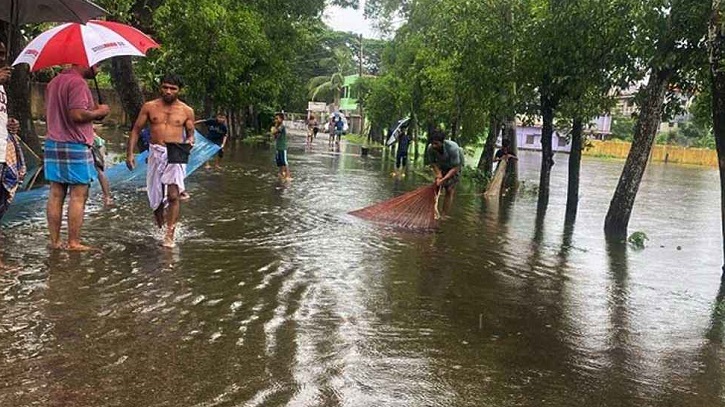 ৭ বিভাগে ভারী বৃষ্টিপাতের পূর্বাভাস, ভূমিধ্বসের শঙ্কা ৭ বিভাগে ভারী বৃষ্টিপাতের পূর্বাভাস, ভূমিধ্বসের শঙ্কা