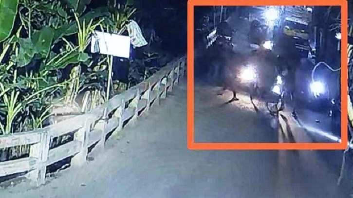 রাজধানীতে অস্ত্র ঠেকিয়ে ছিনতাই, মামলা না নিয়ে জিডি করালো পুলিশ রাজধানীতে অস্ত্র ঠেকিয়ে ছিনতাই, মামলা না নিয়ে জিডি করালো পুলিশ