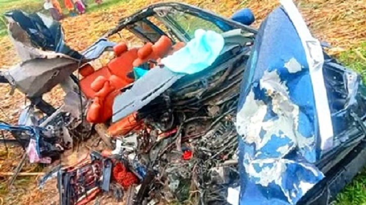 ট্রাক-মাইক্রোবাস সংঘর্ষ: একই অফিসের ৪ কর্মকর্তার প্রাণহানী ট্রাক-মাইক্রোবাস সংঘর্ষ: একই অফিসের ৪ কর্মকর্তার প্রাণহানী