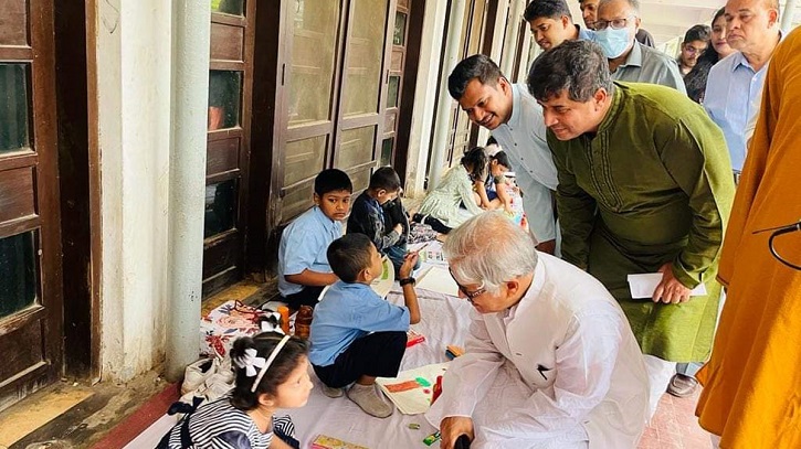বঙ্গবন্ধুর জন্মবার্ষিকীতে ঢাবি ছাত্রলীগের চিত্রাঙ্কন প্রতিযোগিতা বঙ্গবন্ধুর জন্মবার্ষিকীতে ঢাবি ছাত্রলীগের চিত্রাঙ্কন প্রতিযোগিতা