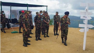 Army chief visits CHT border road project