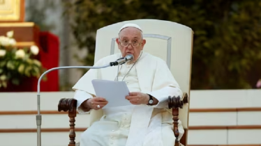 Pope calls for humanitarian corridors for Gaza residents