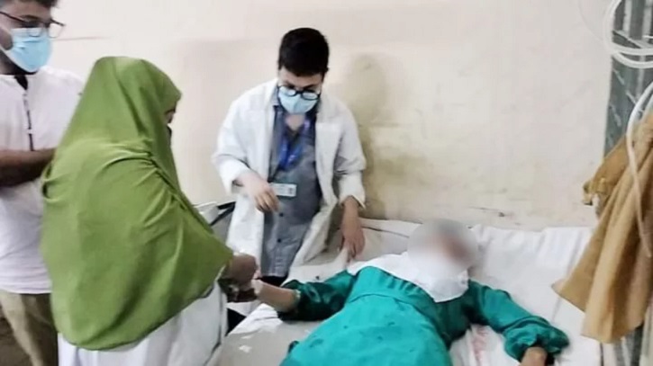 ছাত্রীকে কুপিয়ে জখম, মহিলা পরিষদের শাস্তি দাবি ছাত্রীকে কুপিয়ে জখম, মহিলা পরিষদের শাস্তি দাবি