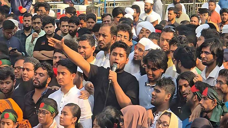 আন্দোলন চালিয়ে যাওয়ার আহ্বান হাসনাতের আন্দোলন চালিয়ে যাওয়ার আহ্বান হাসনাতের