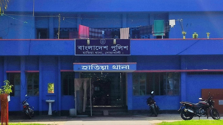 মাদরাসাছাত্রীকে তুলে নিয়ে ধর্ষণচেষ্টা, গ্রেপ্তার ১ মাদরাসাছাত্রীকে তুলে নিয়ে ধর্ষণচেষ্টা, গ্রেপ্তার ১