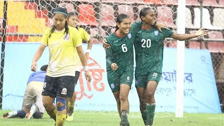 এক ম্যাচে দুই মাঠ, শান্তির হ্যাটট্রিকে জয় বাংলাদেশের