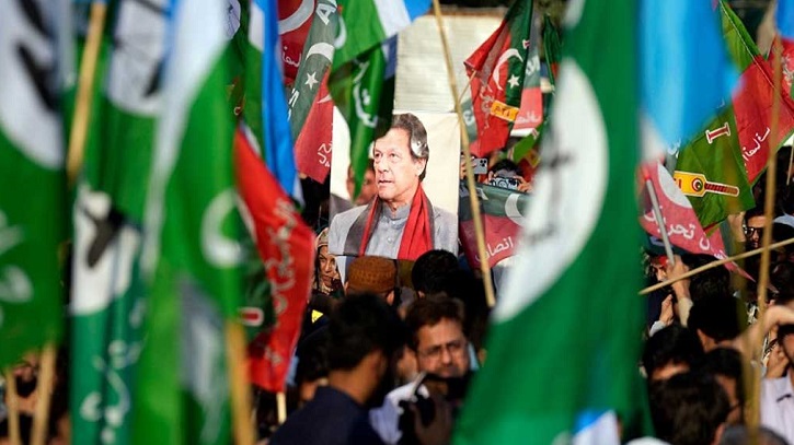 নির্বাচনের ফল চ্যালেঞ্জ করে সুপ্রিম কোর্টে ইমরানের পিটিআই নির্বাচনের ফল চ্যালেঞ্জ করে সুপ্রিম কোর্টে ইমরানের পিটিআই