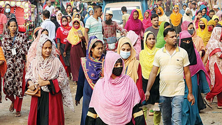 কর্মস্থলে ফিরছেন পোশাকশ্রমিকরা