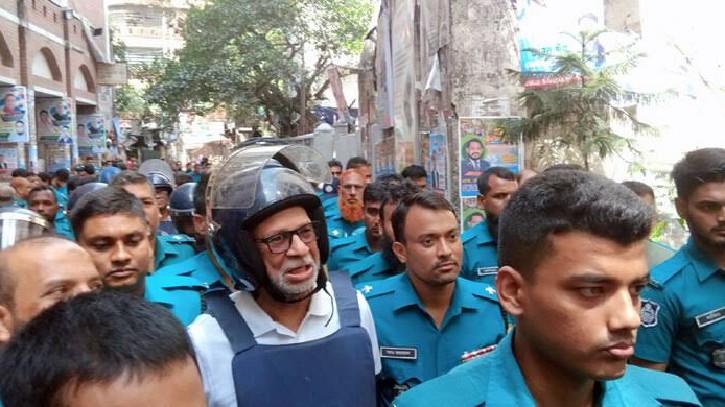 লতিফ সিদ্দিকী ও ঢাবি অধ্যাপক কার্জনসহ ১৬ জন কারাগারে লতিফ সিদ্দিকী ও ঢাবি অধ্যাপক কার্জনসহ ১৬ জন কারাগারে